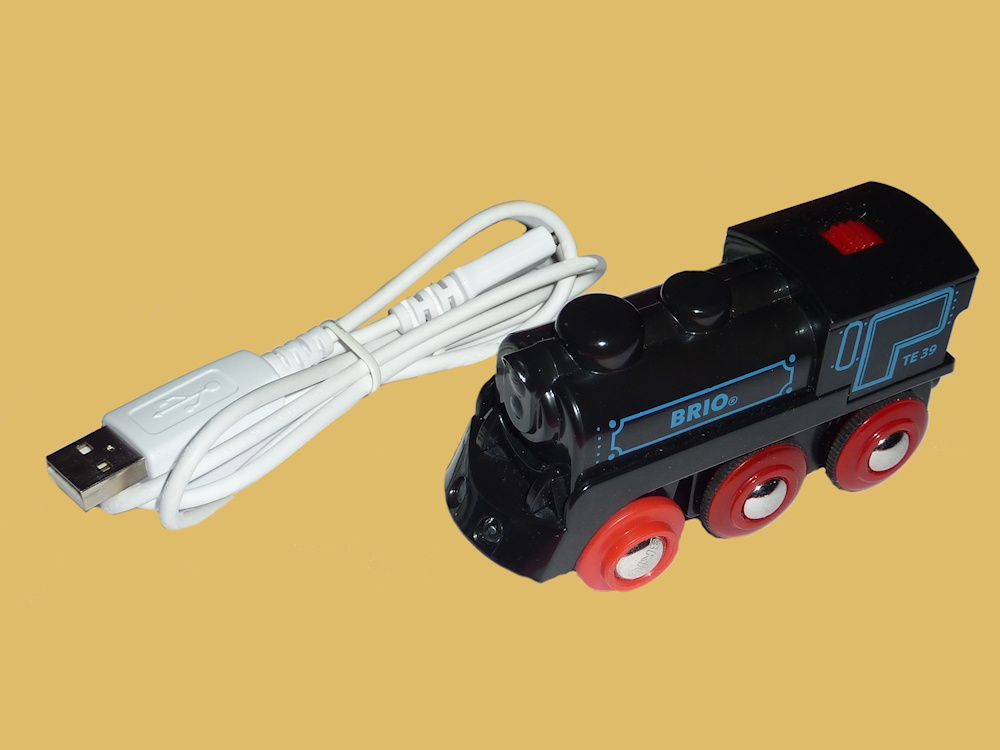 BRIO Schwarze Akku-Lok mit Mini-USB Eisenbahn Holzeisenbahn Spielzeug Lok 